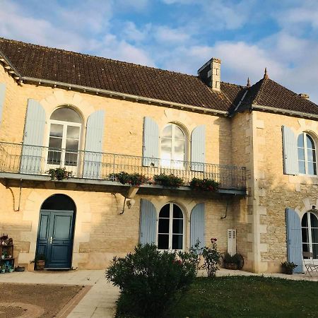 Les Clos Bleus Neuville-de-Poitou Bagian luar foto
