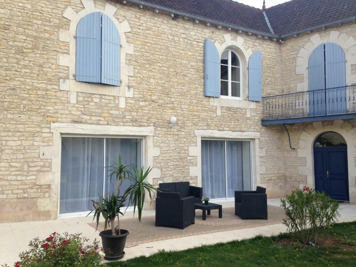 Les Clos Bleus Neuville-de-Poitou Bagian luar foto